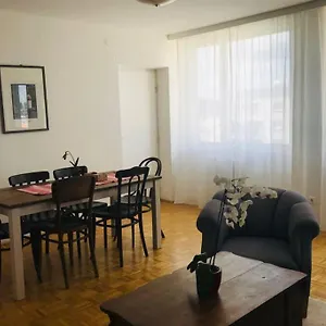 Appartamento Mitten Im Achten. Zentrale In, Vienna