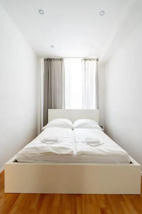 Spacious Stone Belvedere Apartment Vienna 0*,  Austria