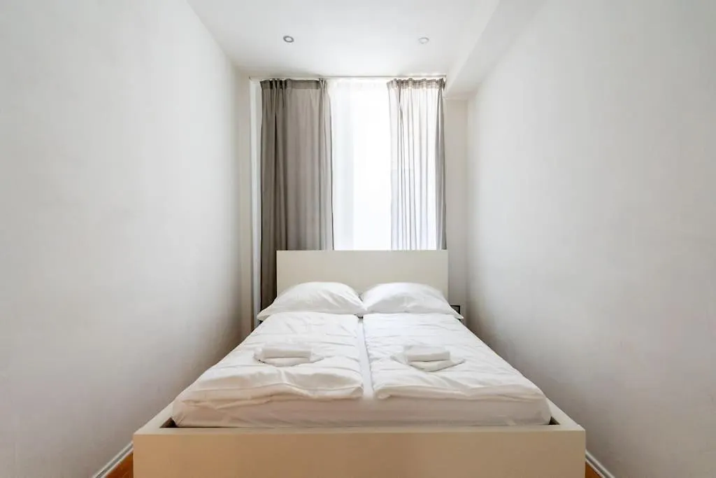 Spacious Stone Belvedere Apartment Vienna
